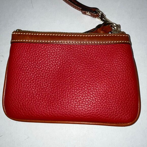 Dooney & Bourke Women's Red Brown Pebble Grain Leather Wristlet Clutch Handbag - Picture 5 of 9